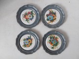 Set 4 farfurioare vintage decorative, zinc cu insertie de portelan, decorate cu flori, marcate cu simbol cu inger, cca10cm diametru