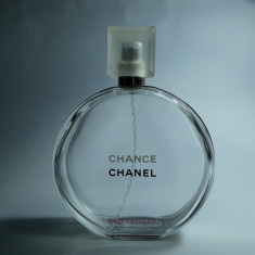 n Sticla de parfum goala Chanel Chance Eau Tendre 150 ml