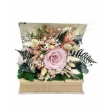 Aranjament floral personalizabil cu licheni, trandafir si plante naturale criogenate si stabilizate in carte (Multicolor)