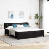 Cumpara ieftin Pat cu arcuri cu headboard Negru 180 x 200 cm Catifea