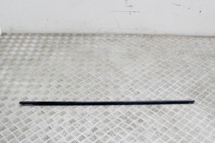 Chedar geam ușă st&acirc;nga spate BMW 3 F30, F80 2012 OEM: 7260543 14585148