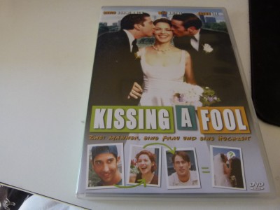 Kissing a fool foto