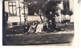 Fotografie Veche 1930, Prieteni pe Peluza, 14x9 cm, Colectie Fotografie de Epoca
