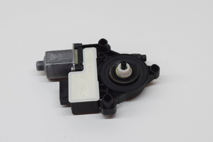 Motor macara geam ușă dreapta spate SKODA KAROQ NU7 2019 OEM: E-850202016,0130822724,5Q0959812E | 11481235