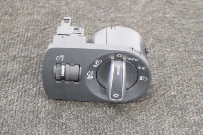 Modul de control comutator faruri AUDI Q3 8U 2014 OEM: 8X2941531AD,8P0919093 10874901