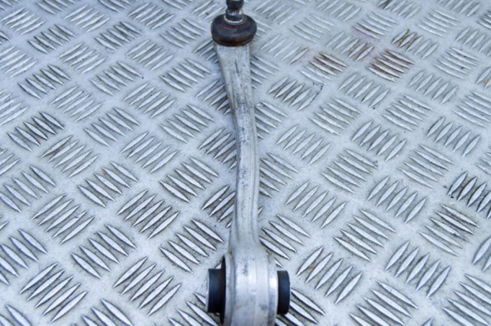 Braț drept dreapta față AUDI A4 8W2, B9 2018 OEM: Sedan | 11688551