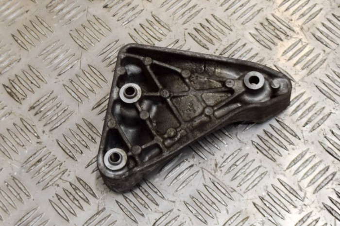 Suport compresor aer condiționat MASERATI GHIBLI M157 2015 OEM: 286930 13791413