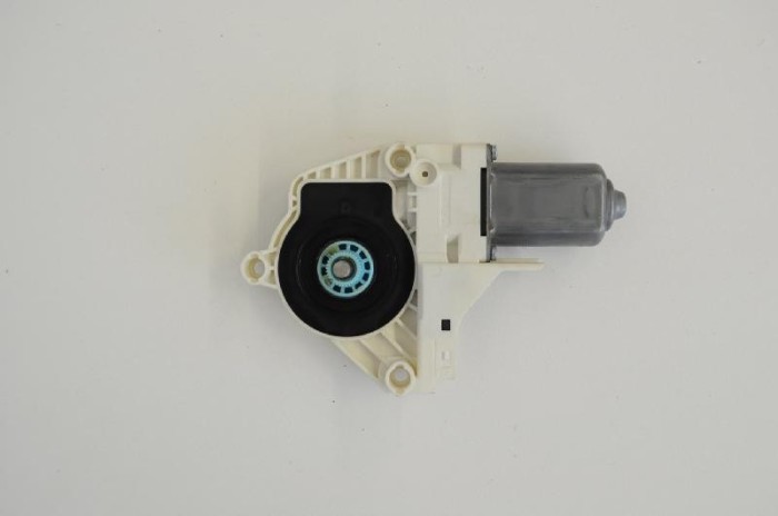 Motor macara geam ușă st&acirc;nga față AUDI A6 4G2, C7, 4GC 2015 OEM: 8K0959801B 2092884