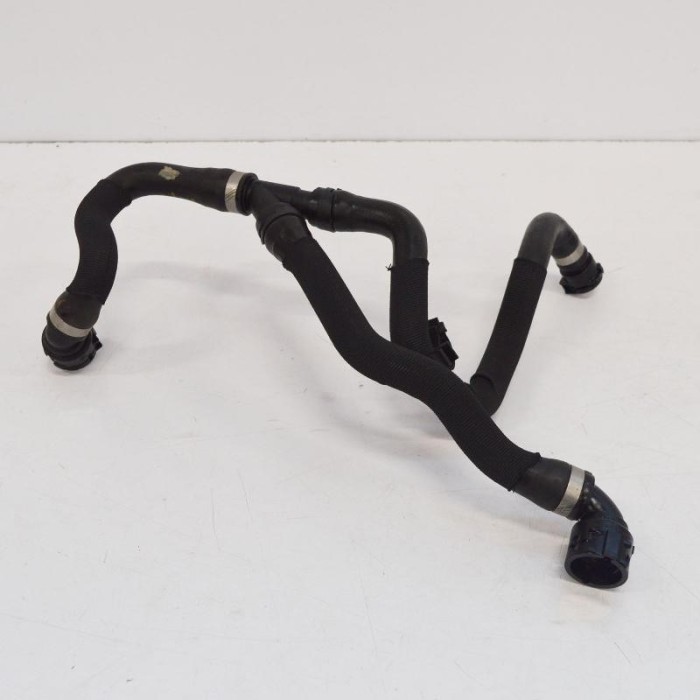 Furtun radiator răcire dreapta BMW 4 Coupe F32, F82 2013 OEM: 7609532 3570389