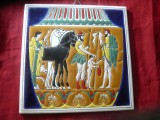 Placa faianta- ceramica - Grecia motive mitologice , pictata manual , l=15,3cm