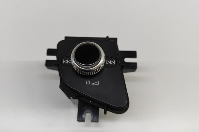 Buton player muzical AUDI Q7 4M 2015 OEM: 4M2919616B | 28482943