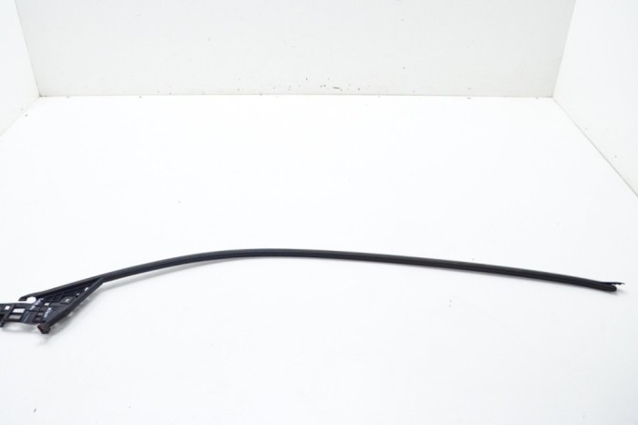 Bandou superior ușă st&acirc;nga față BMW i3 I01 2020 OEM: 7453551,7453551 14062604