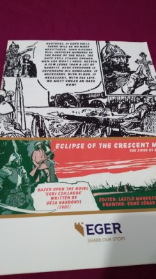 ECLIPSE OF THE CRESCENT MOON foto