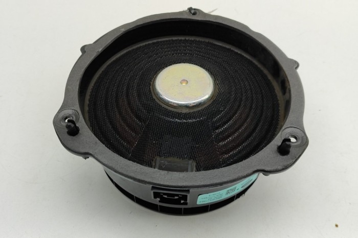 Difuzor ușă dreapta spate LAND ROVER RANGE ROVER VELAR L560 2018 OEM: J8A2-18808-EB | 32192113