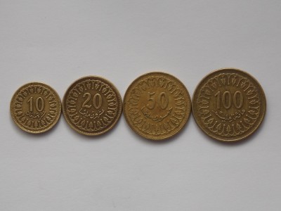 LOT 4 MONEDE TUNISIA foto