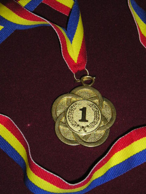QW1 190 - Medalie - tematica invatamant - Locul 1 foto
