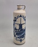 decantor DELFT Olanda ceramica pictata manual monocrom albastru moara de vant si motive florale 25 cm inaltime