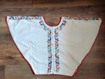 Capa poncho vintage cu model etno traditional cusatura de mana pe panza, flori foto