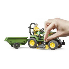 BRUDER - TRACTOR CU REMORCA JOHN DEERE SI GRADINAR