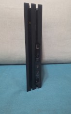 PS4 Pro negru cu 2 manete (In stare foarte buna) foto