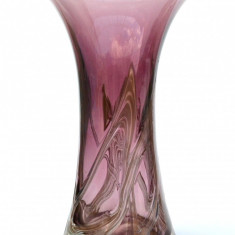 Superba vaza culoare ametist - posibil Bohenia cristal cu insertii aurii