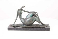 Nud -statueta modernista din bronz pe un soclu din marmura FA-44