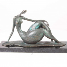 Nud -statueta modernista din bronz pe un soclu din marmura FA-44