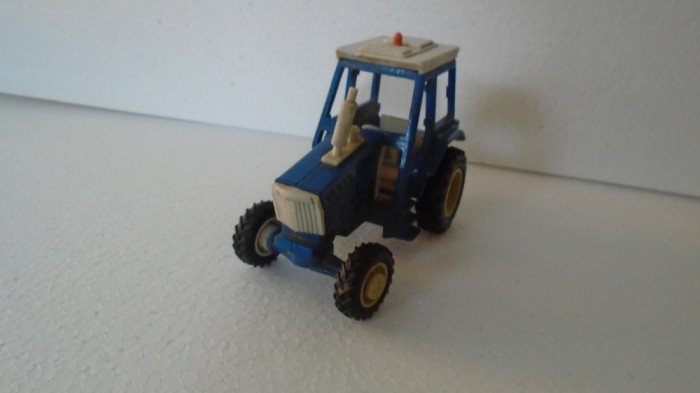 bnk jc Britains Ltd - tractor