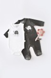 Set Broscuta cu salopeta si body din 80%bumbac organic si 20% poliester - Antracit, BabyCosy (Marime: 3-6 Luni)