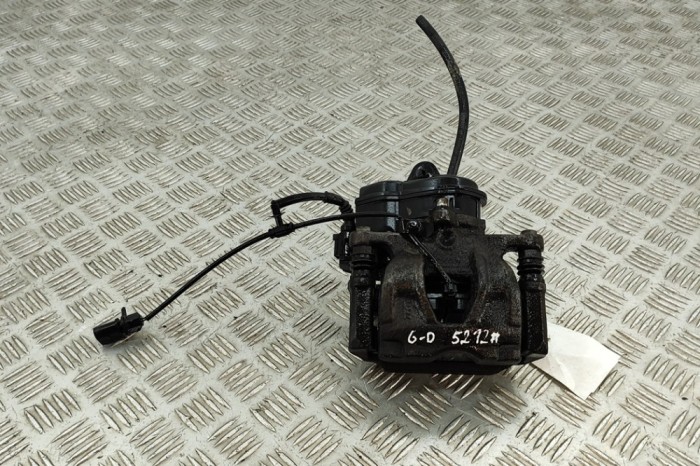 Etrier de fr&acirc;nă dreapta spate AUDI A4 Avant 8W5, B9 2017 OEM: 8W0615404 30029615