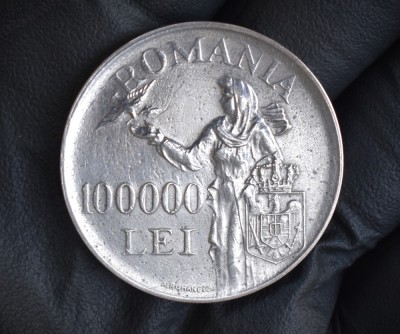 Moneda din Argint Regele Mihai I - 100.000 lei 1946 &amp;bdquo;Pacea&amp;rdquo; - ideala pentru botez foto