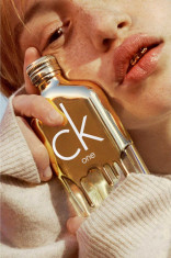 Calvin Klein CK One Gold EDT 200ml pentru Barba?i ?i Femei foto