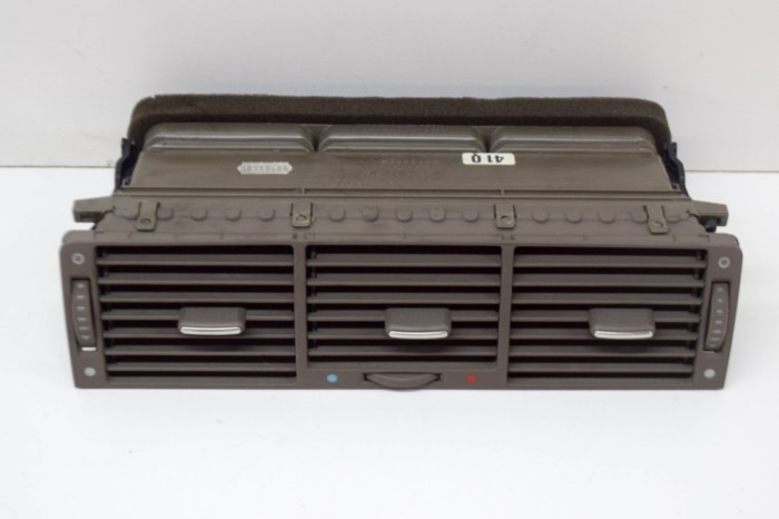 Gura de ventilație planșa de bord AUDI A8 D2 4D2, 4D8 2000 OEM: 4D0820951J,532.5407.11A | 13677832