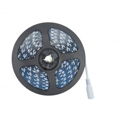 Aproape nou: Banda LED W5050, 5 m, alb rece, cu telecomanda, alimentator 230 V, dim