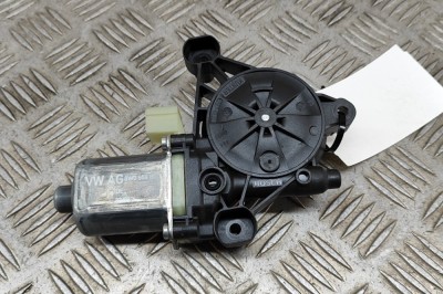 Motor macara geam ușă dreapta față AUDI Q8 4MN 2021 OEM: 8W0959802,0130822704 | 22923508 foto