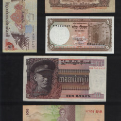 Set #6 Asia / 10 bancnote diferite necirculate / vezi scan