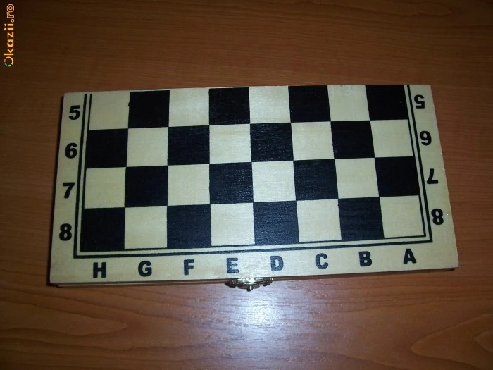 JOC SAH 24,3 x 24,3 CM .