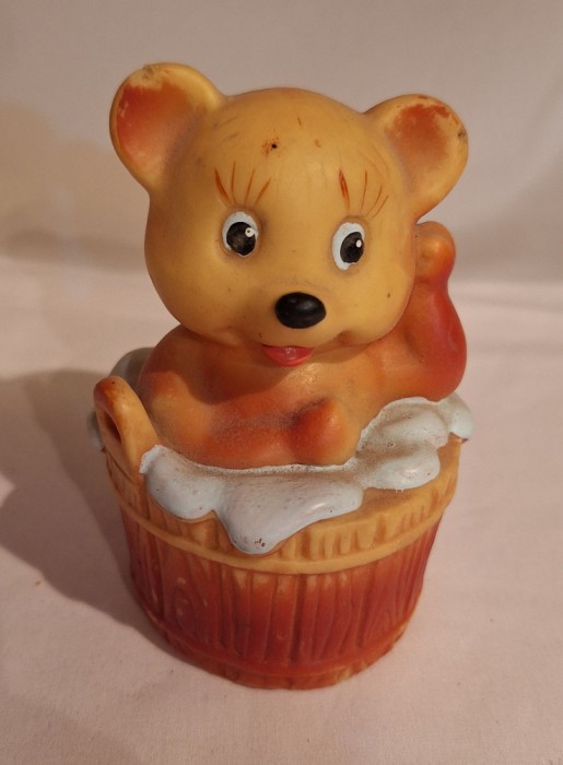 URSULET care face baie - figurina din cauciuc Jucarie Aradeanca anii 1970