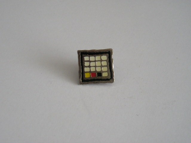 QW9 J 21 - Insigna - tematica cromatica
