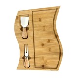 Platou pentru branzeturi, din bambus, cu 2 accesorii pentru servire, dimensiuni 26 x 33 cm, maro