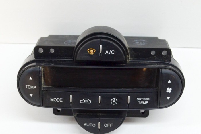 Modul de climatizare KIA CARENS II FJ 2003 OEM: 0K2FB-61190 13745786