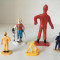 * Lot 5 figurine diverse (muncitori, mecanici, vanator) - intre 2-8cm, plastic