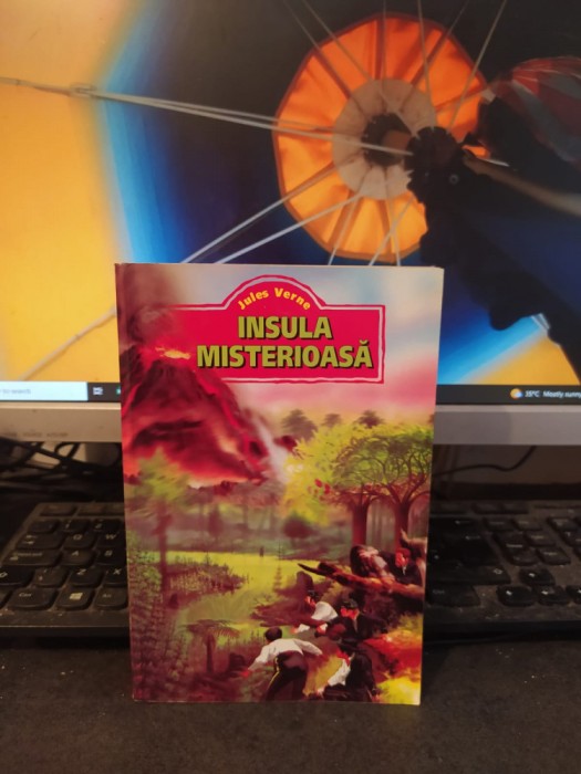 Jules Verne, Insula misterioasă, editura Regis, circa 2015, 188