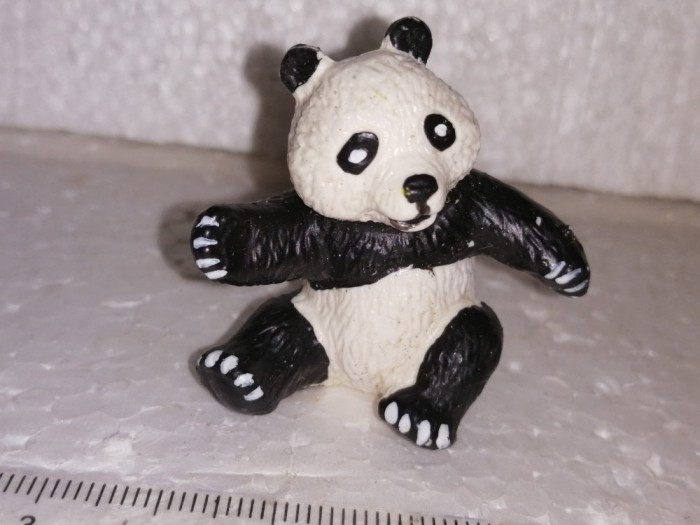 bnk jc Bullyland - figurina urs panda - asemanatoare Kinder