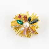 Brosa eleganta cu pietre multicolore