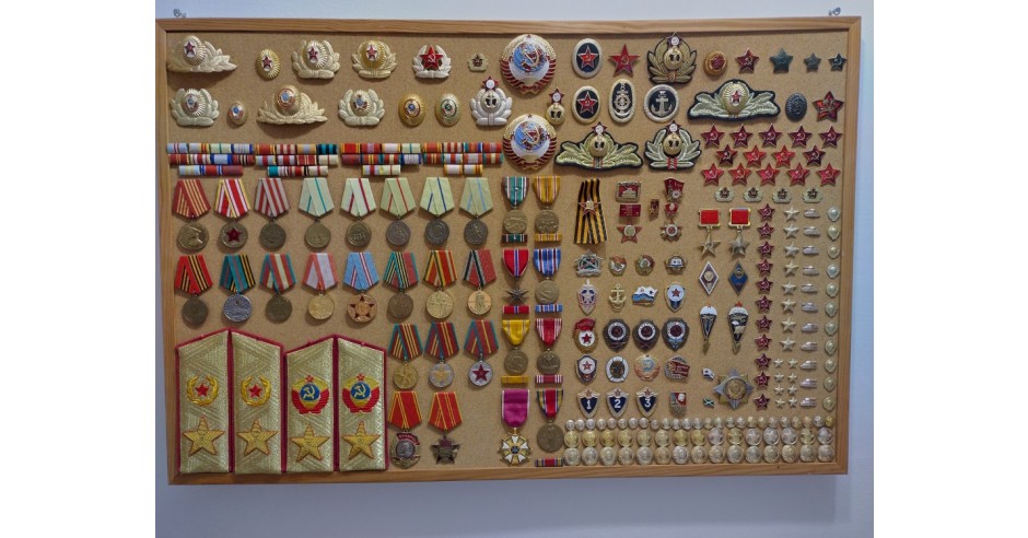 Medalie Insigna Decoratie Stema Chipiu Cascheta Casca Militara ...