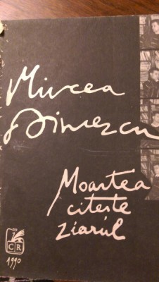 Moartea citeste ziarul Mircea Dinescu 1990 foto