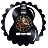 Ceas de perete decorativ realizat din disc de vinil, Model Chitara Acustica, Cadru Crestat Emblematic, Stil Vintage, Negru Premium, 30 cm
