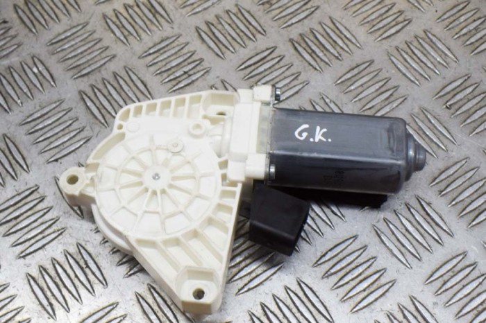 Motor macara geam ușă st&acirc;nga spate MERCEDES-BENZ CLA Coupe C117 2016 OEM: A61041-113 13514725
