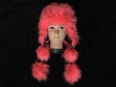 CACIULA SUPRADIMENSIONATA DAMA BLANA NEAGRA CORAI ALBASTRA IARNA CLUB